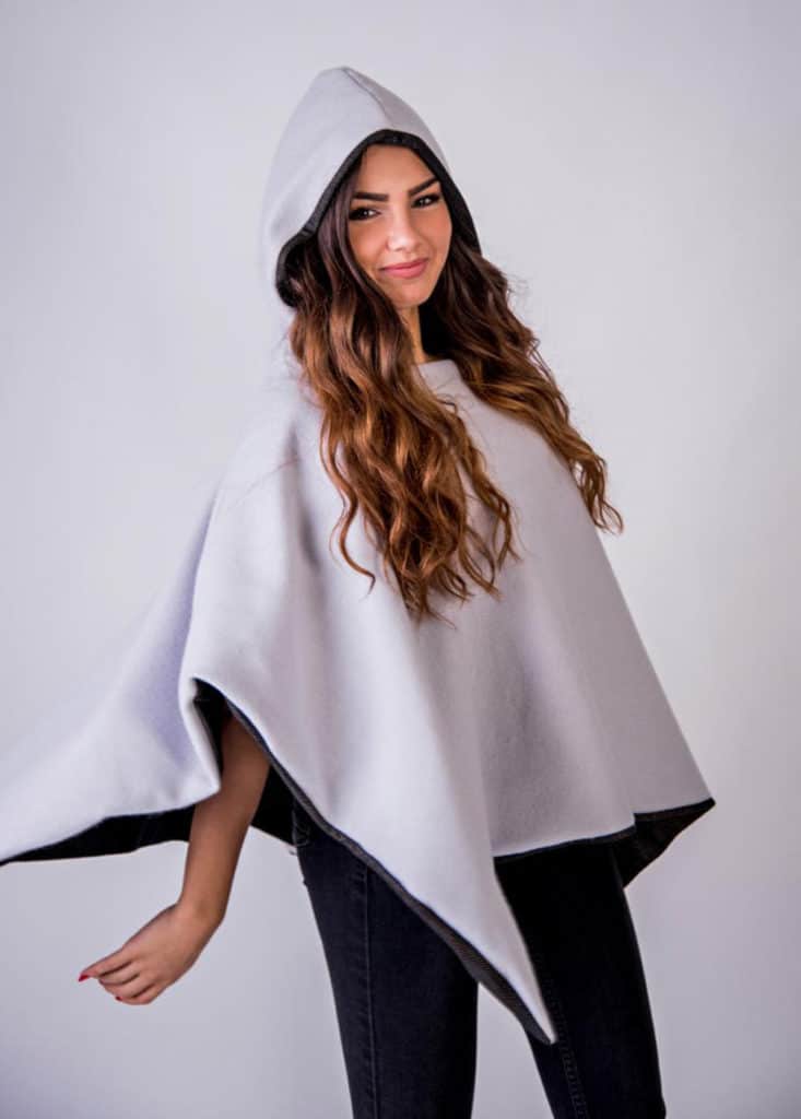 Abschirm Kapuzen Poncho Sedric hellgrau